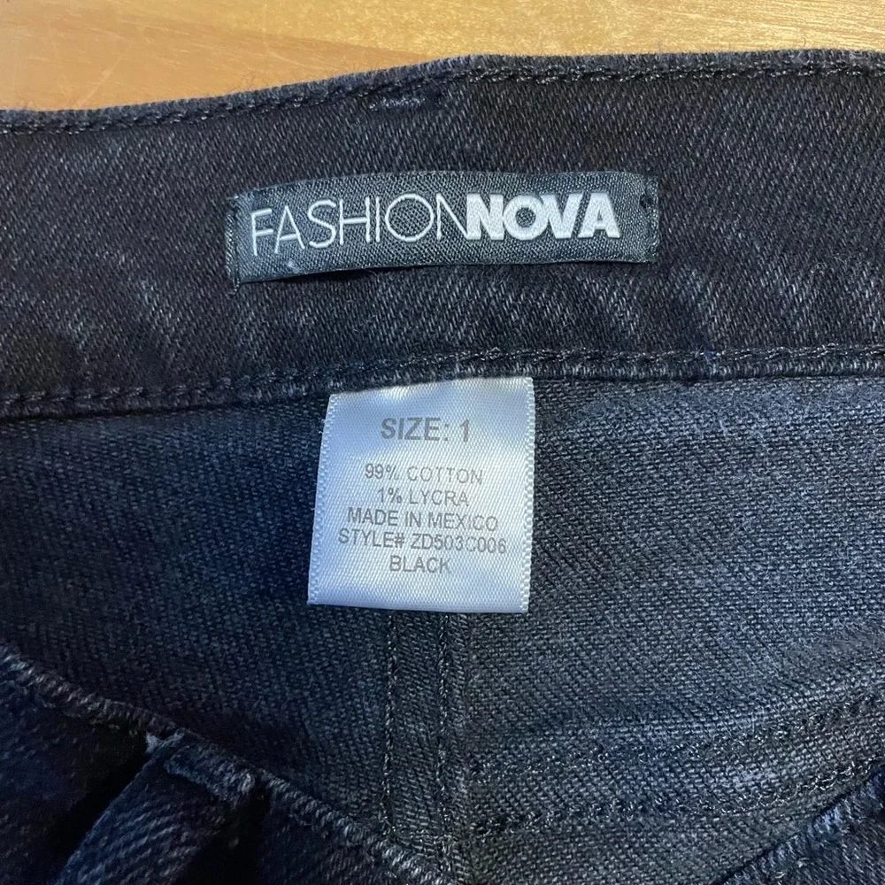 Fashion Nova Black Denim Straight Leg High Waist Distressed Jeans Size 1 - Picture 5 of 8